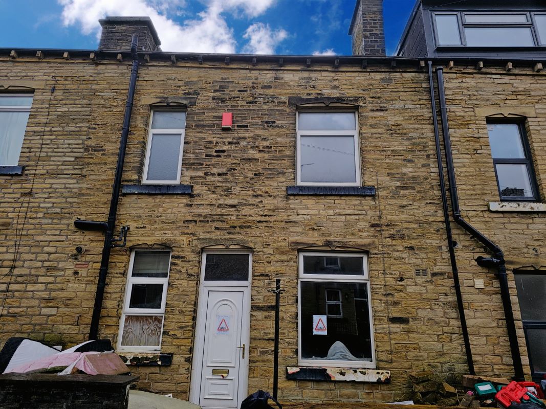 Property for Auction in South Yorkshire - 33 Knight Street, Halifax, West Yorkshire, HX1 3QE