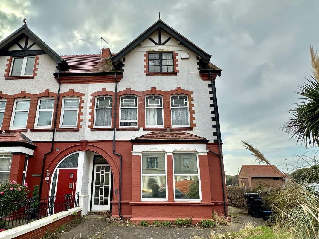 Property for Auction in Wales - Flat 4, 26 Maelgwyn Road, Llandudno, Gwynedd, LL30 2YN