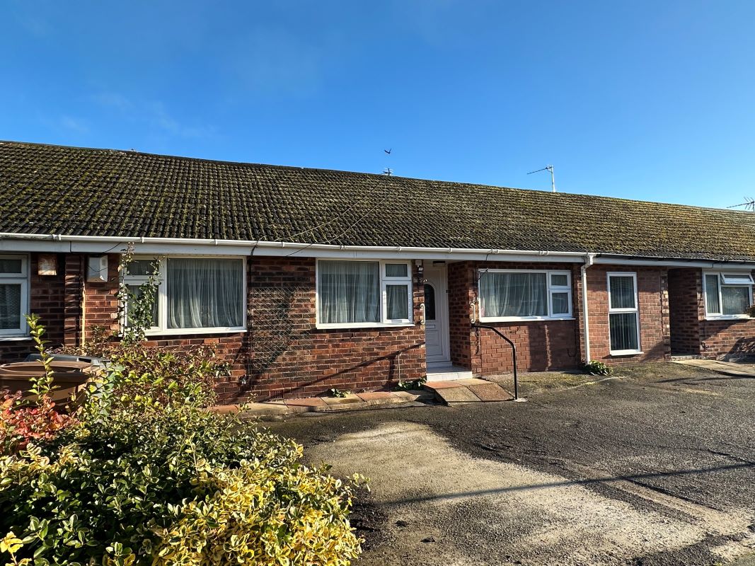 Property for Auction in Cheshire, Staffordshire & Shropshire - 8 Howbeck Close, Prenton, Merseyside, CH43 6TH