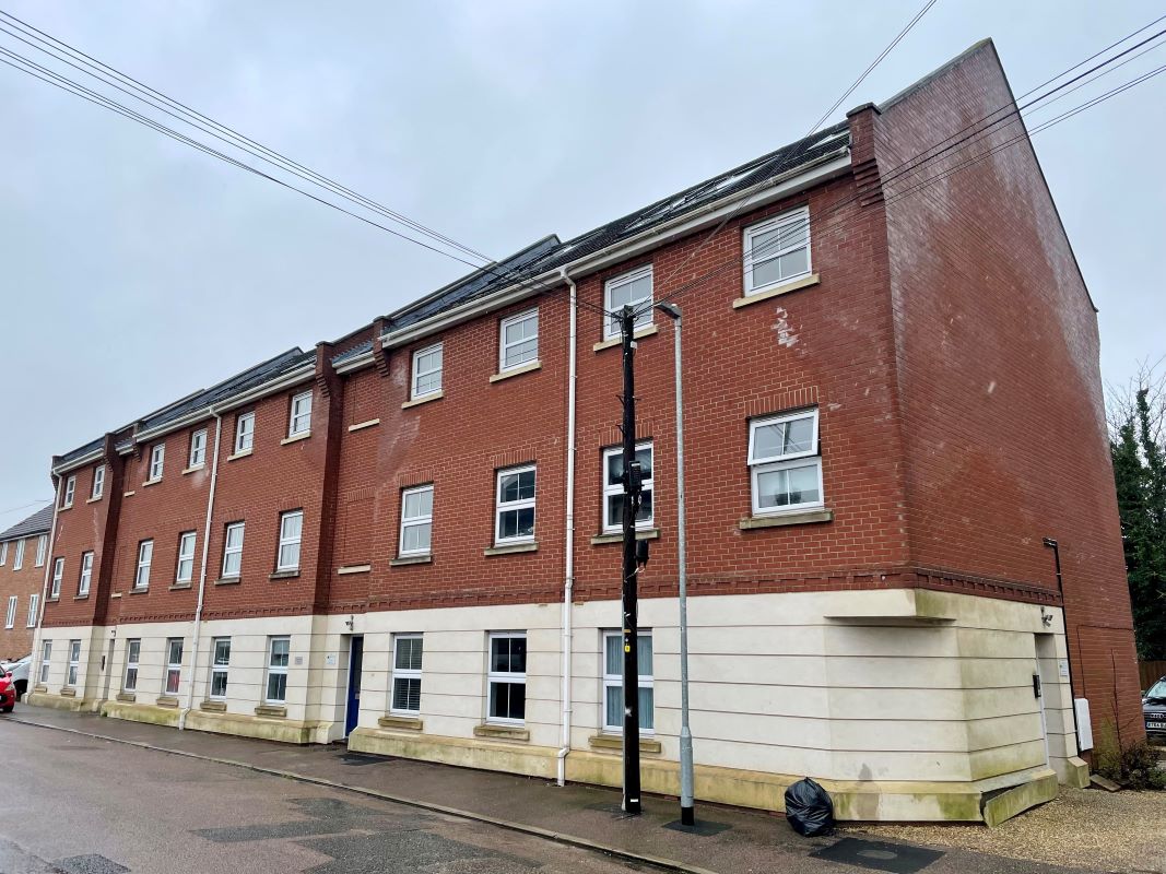 Property for Auction in East Anglia - Flat 8 Albermarle House, Harwich, Essex, CO12 3HL