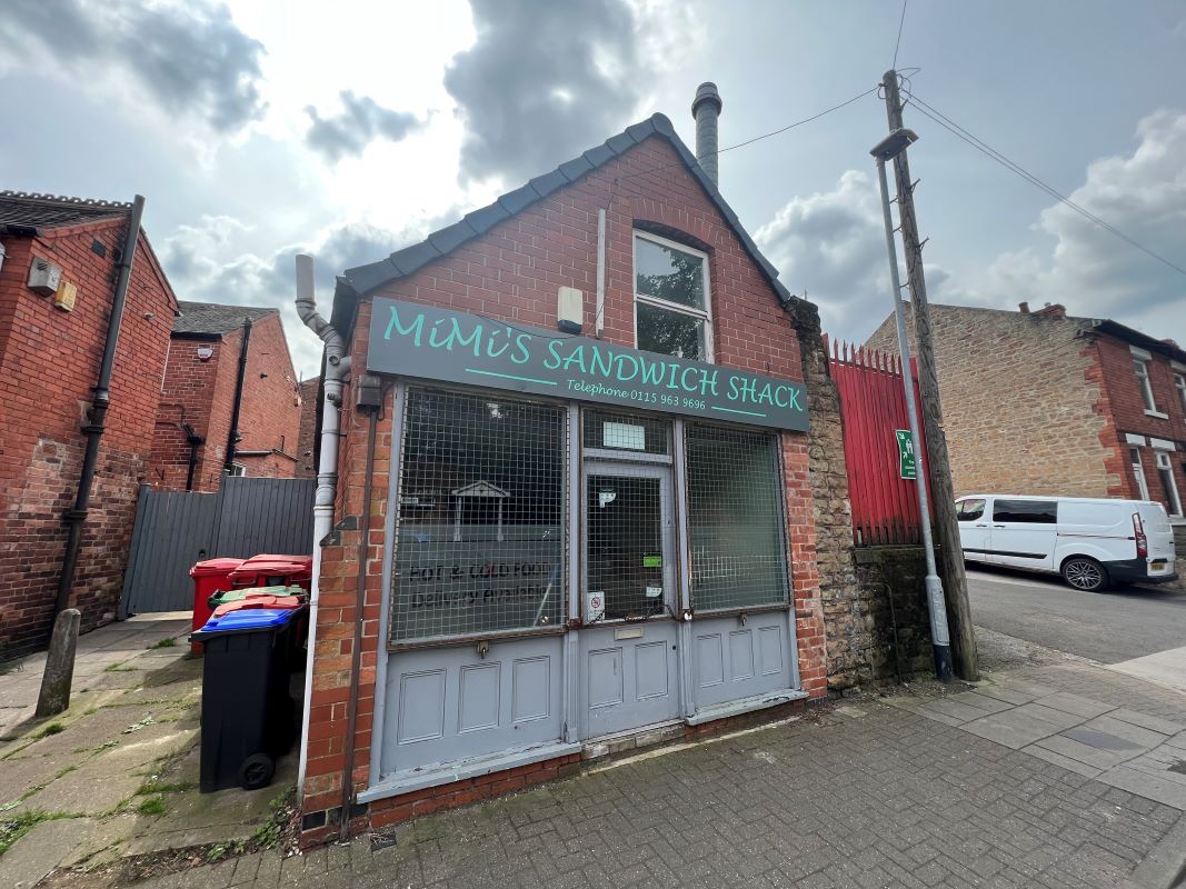 Property for Auction in Nottinghamshire & Derby - 1 West Street Hucknall, Nottingham, Nottinghamshire, NG15 7BW