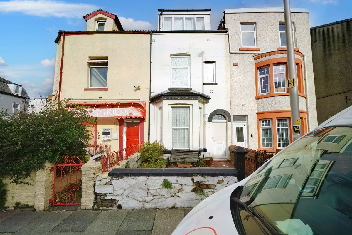 Property for Auction in Lincolnshire - 57 High Street, Blackpool, Lancashire, FY1 2BN