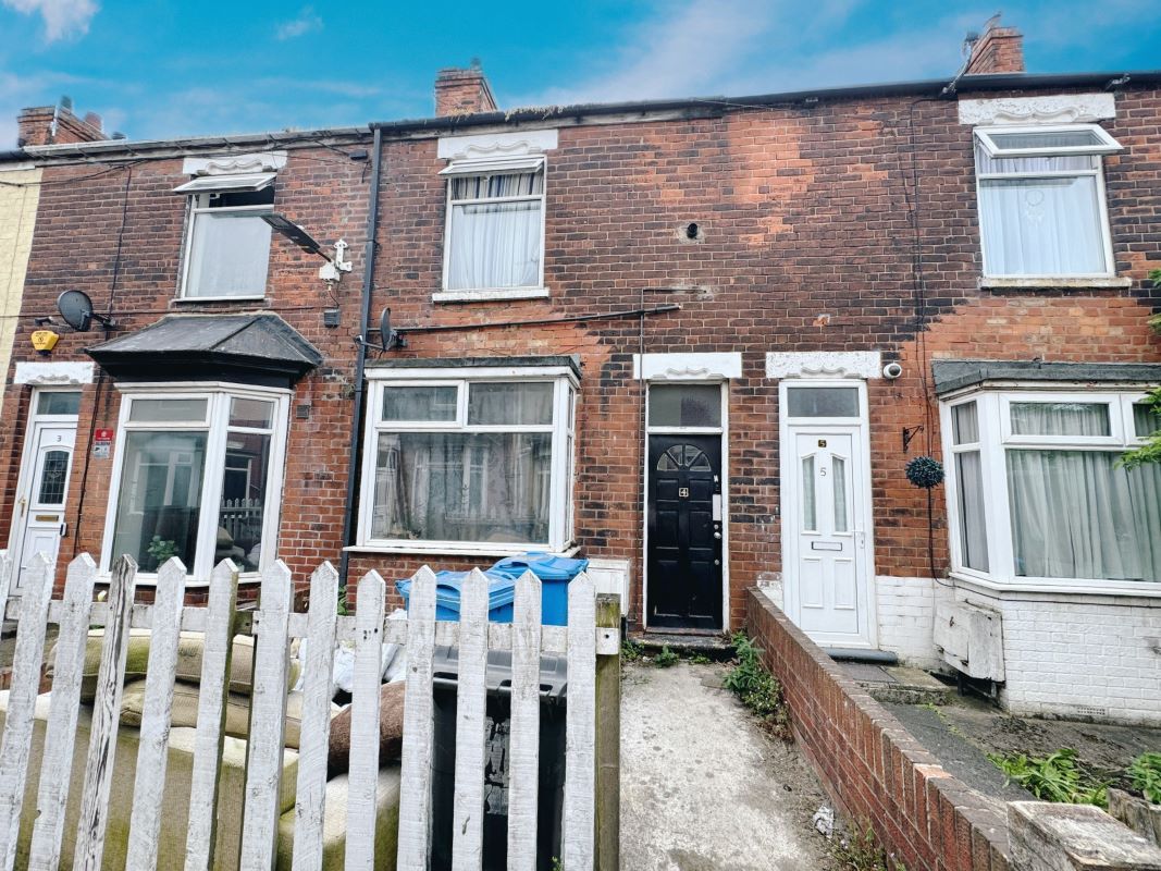 Property for Auction in South Yorkshire - 4 Florence Grove Lorraine Street, Hull, North Humberside, HU8 8EN