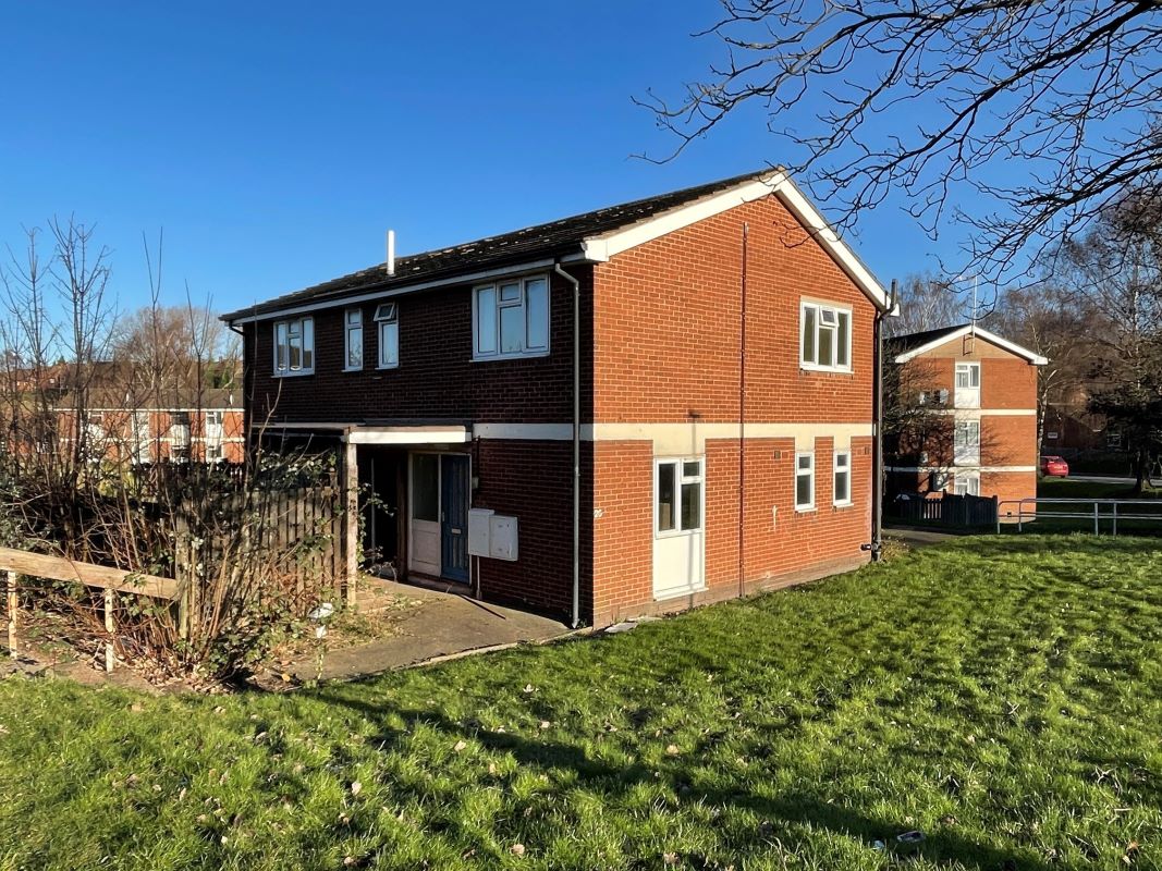 Property for Auction in Nottinghamshire & Derby - Bilborough Community Centre And Flat 26, Bilborough Road, Mansfield, Nottinghamshire, NG18 2NZ