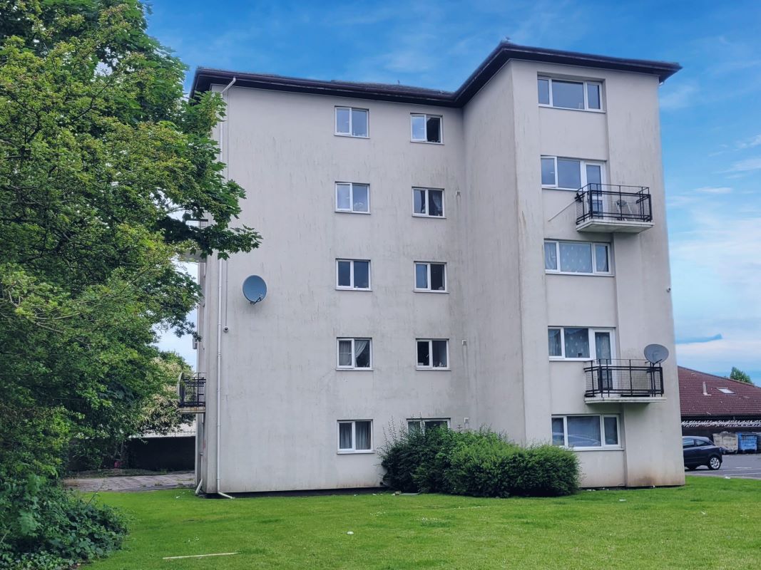 Property for Auction in South Yorkshire - 5 Medway House Samuel Street, Preston, Lancashire, PR1 4YJ