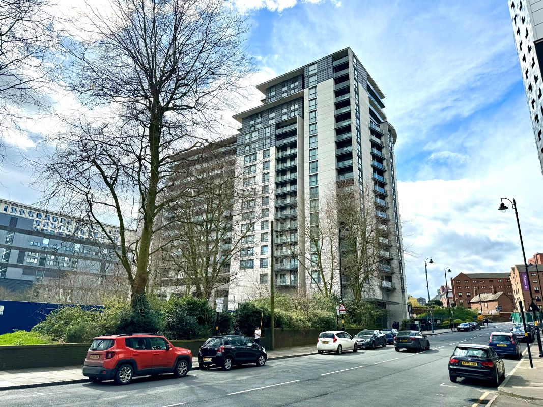 Property for Auction in Birmingham - Apartment 124 Centenary Plaza, 18 Holliday Street, Birmingham, West Midlands, B1 1TH
