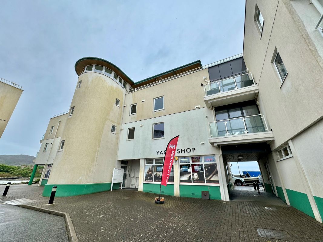 Property for Auction in Wales - Flat 5 South Stack, Holyhead, Gwynedd, LL65 1YA