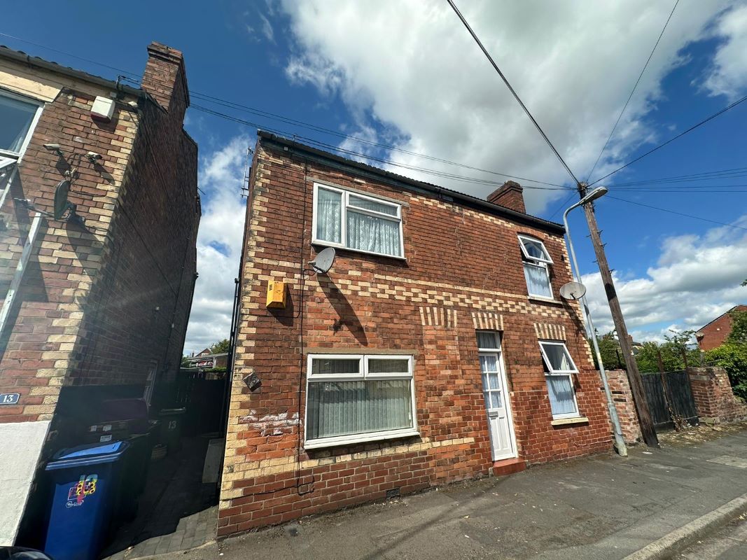 Property for Auction in Lincolnshire - 15 Arkwright Street, Gainsborough, Lincolnshire, DN21 2QJ