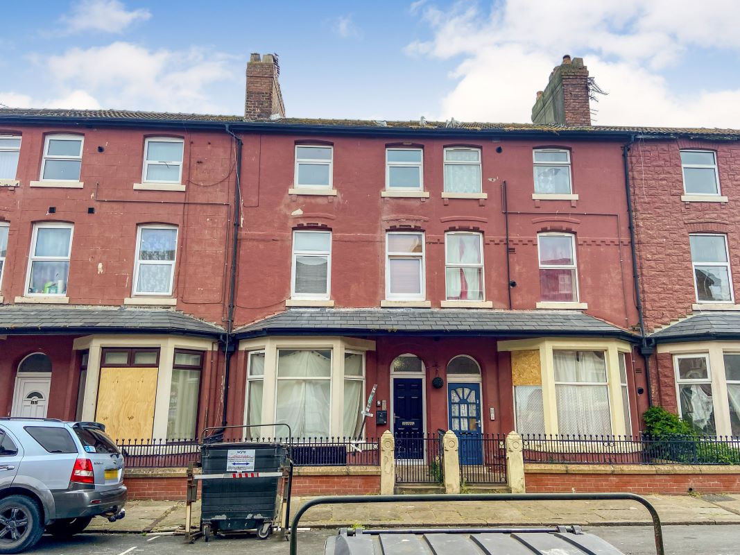 Property for Auction in South Yorkshire - Flat 4 8 Balmoral Terrace, Fleetwood, Lancashire, FY7 6HG