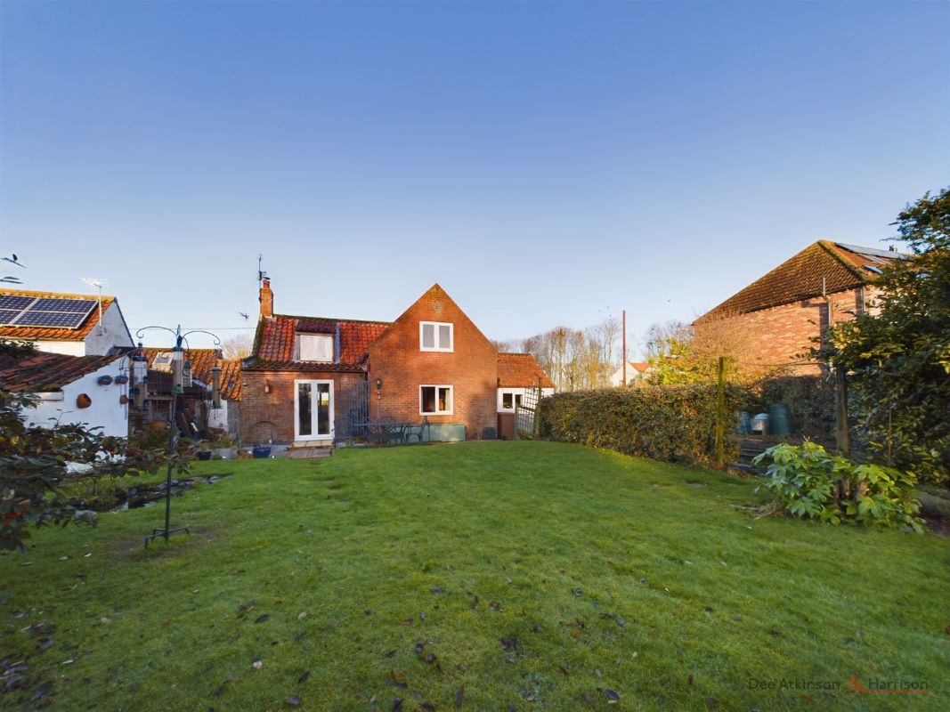 The Cottage, 88 Main Street, North Frodingham, Driffield, North Humberside