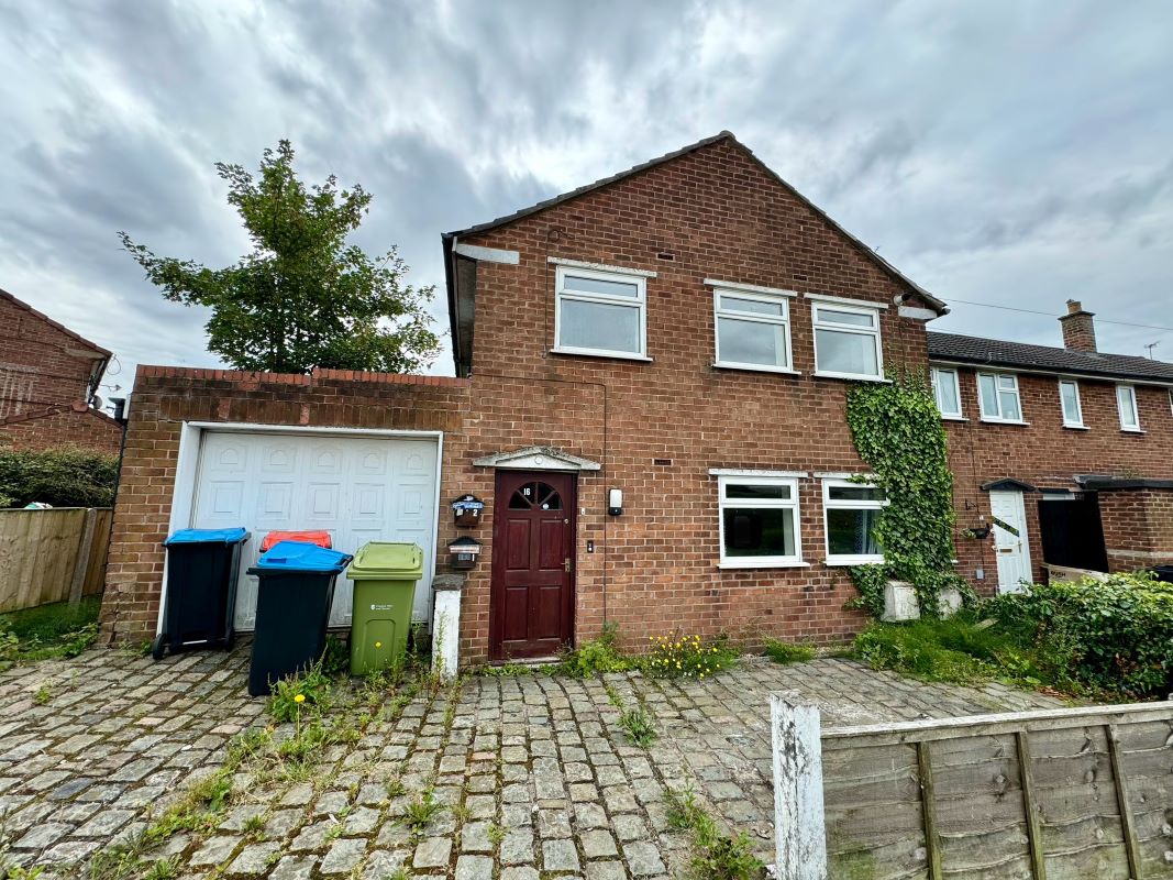 Property for Auction in Cheshire, Staffordshire & Shropshire - Flat 1 16 Stoneheys Lane, Northwich, Cheshire, CW8 4QH