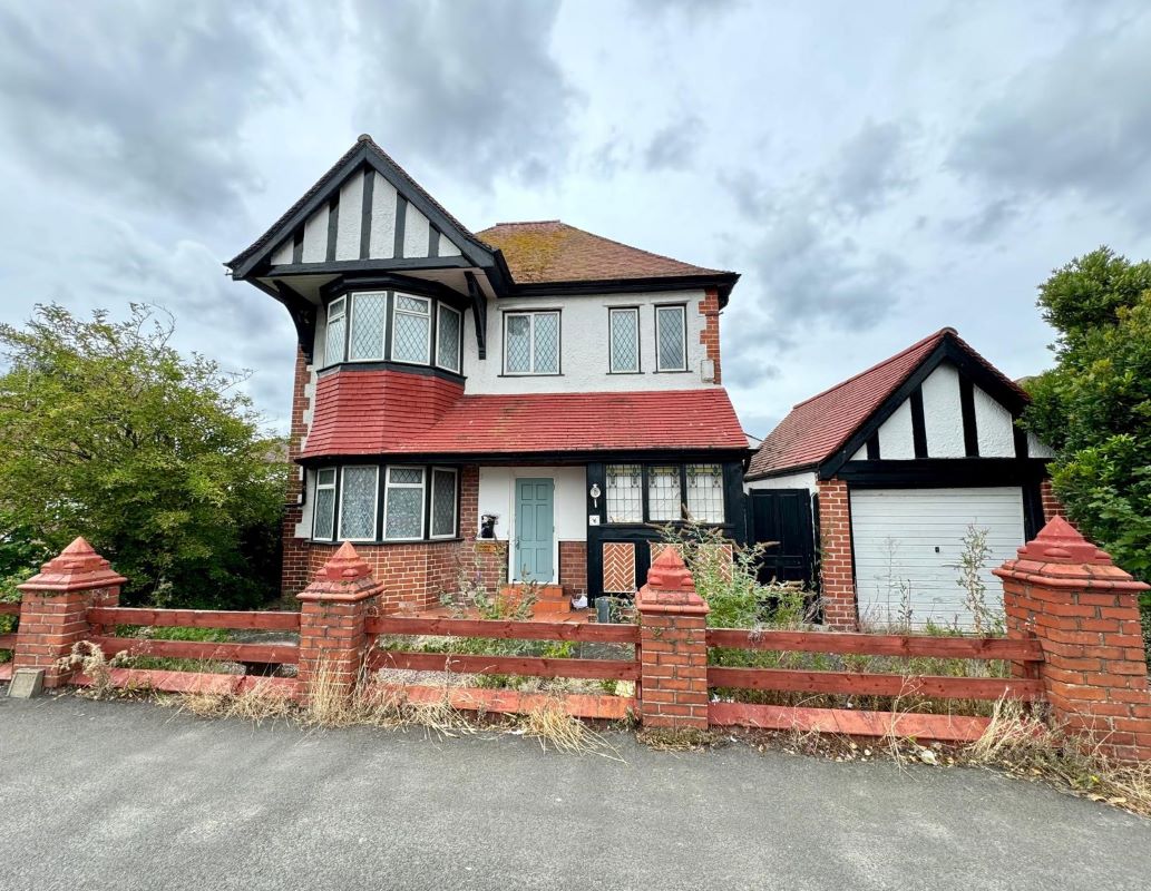 Property for Auction in Wales - 32 Foryd Road Kinmel Bay, Rhyl, Clwyd, LL18 5AT