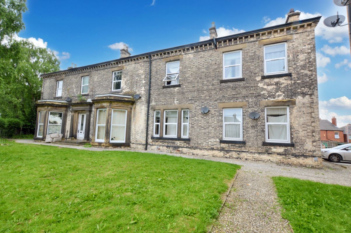 Property for Auction in West Yorkshire - Flat 4 The Grange, Ferrybridge Road, Knottingley, West Yorkshire, WF11 8JE