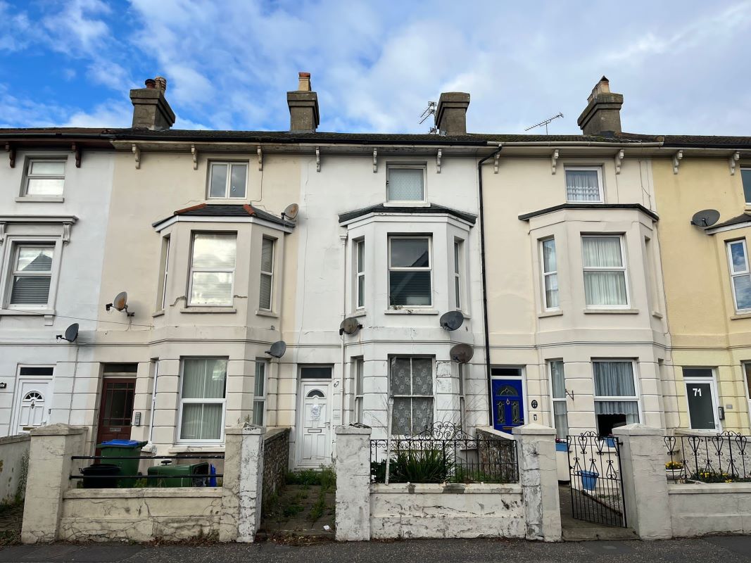 Property for Auction in Sussex & Hampshire - Flat A, 67 Arundel Road, Littlehampton, West Sussex, BN17 7DE