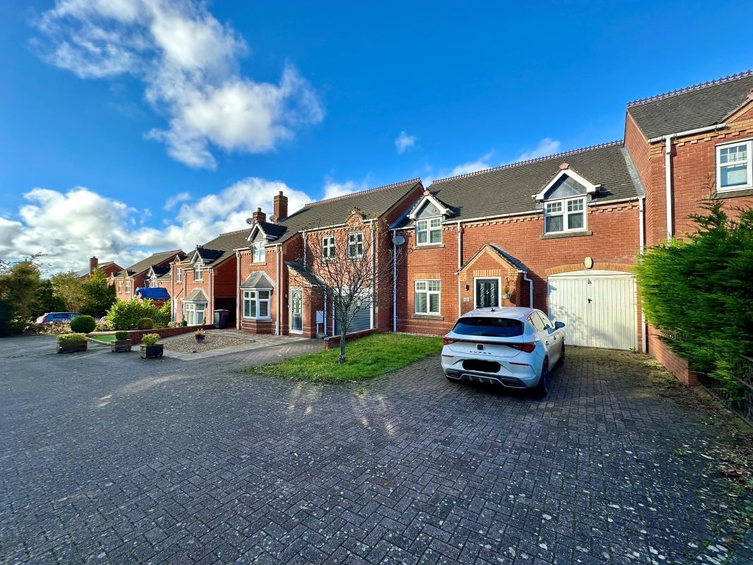 Property for Auction in Cheshire, Staffordshire & Shropshire - 8 Waterlow Close Priorslee, Telford, Shropshire, TF2 9NF