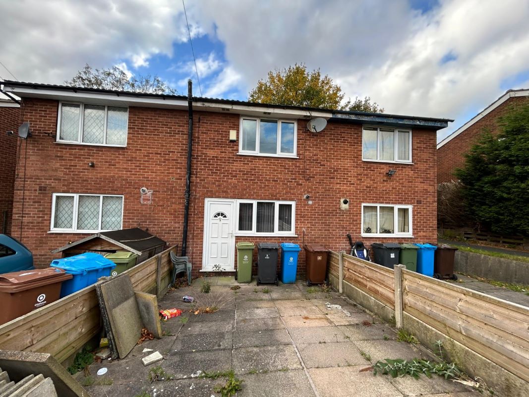 Property for Auction in Manchester - 5 Denmark Way, Chadderton, Oldham, Lancashire, OL9 6SD