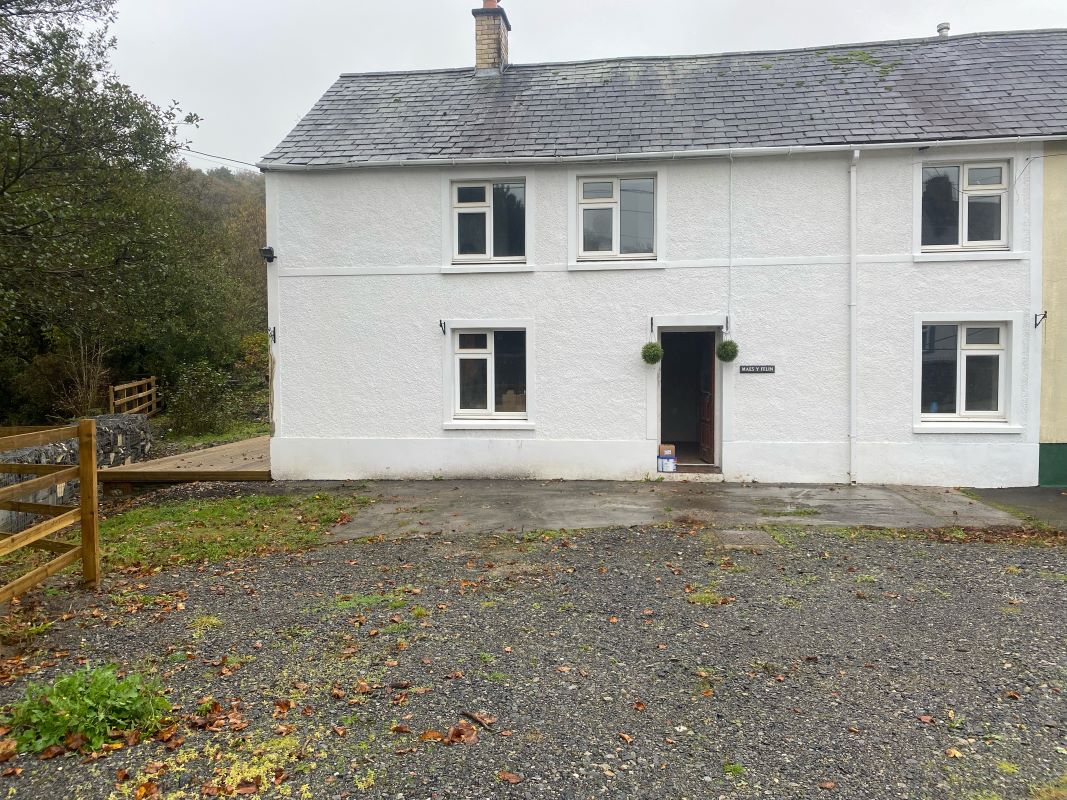 Property for Auction in Wales - Maesyfelin, Pencader, Dyfed, SA39 9AA