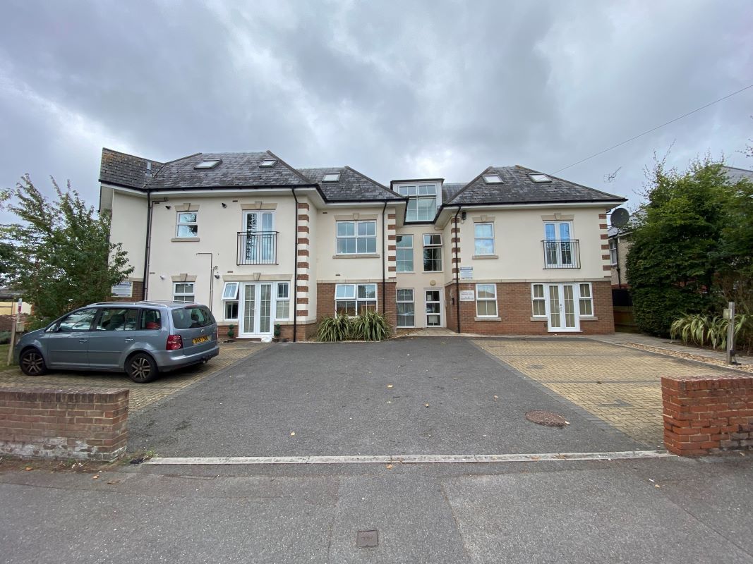 Property for Auction in South West - Flat 7, Gresham Point, 46-48 Charminster Avenue, Bournemouth, Dorset, BH9 1SB