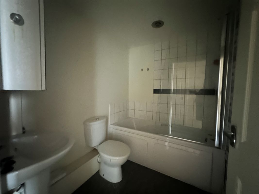 Carr House Doncaster Road, Barnsley, South Yorkshire, S63 9HL