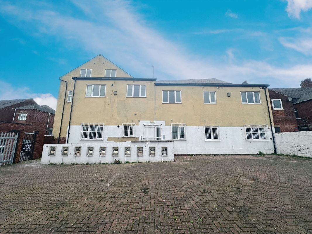 Carr House Doncaster Road, Barnsley, South Yorkshire, S63 9HL