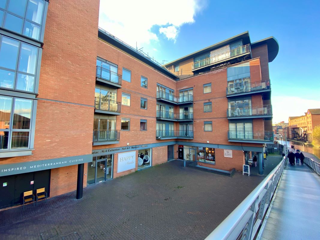 Property for Auction in Birmingham - Apartment 302 Canal Wharf, Birmingham, West Midlands, B1 1SR