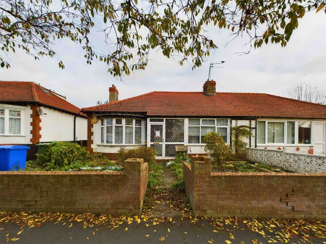 Property for Auction in Hull & East Yorkshire - 16 Priory Crescent, Bridlington, East Yorkshire, YO16 7SB