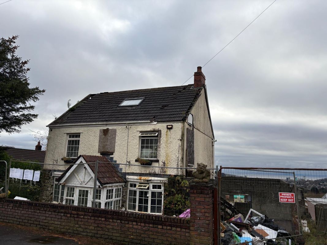 Property for Auction in Wales - 39 Gellifawr Road, Morriston, Swansea, West Glamorgan, SA6 7PW