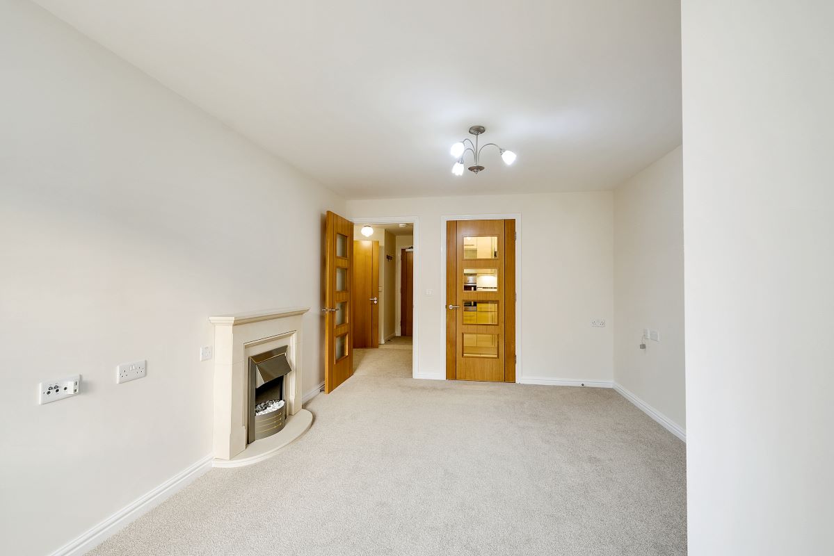 8 Farringford Court 1 Avenue Road, Lymington, Hampshire, SO41 9PA