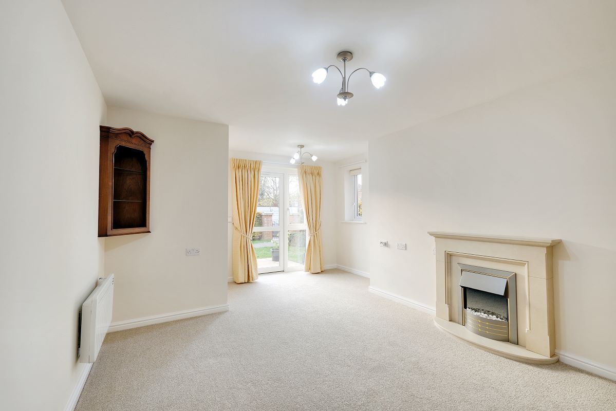 8 Farringford Court 1 Avenue Road, Lymington, Hampshire, SO41 9PA