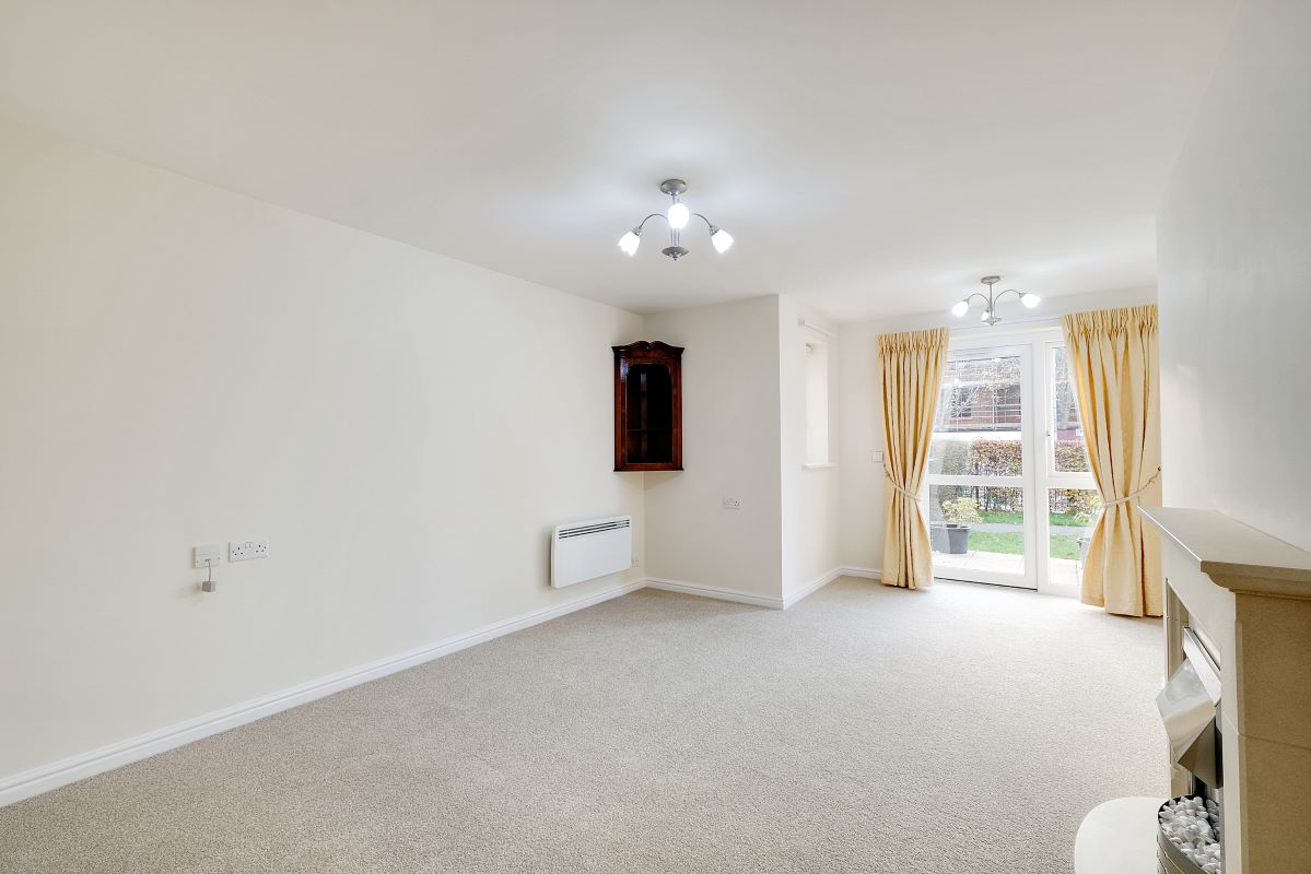 8 Farringford Court 1 Avenue Road, Lymington, Hampshire, SO41 9PA