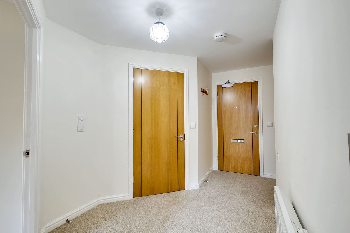 8 Farringford Court 1 Avenue Road, Lymington, Hampshire, SO41 9PA