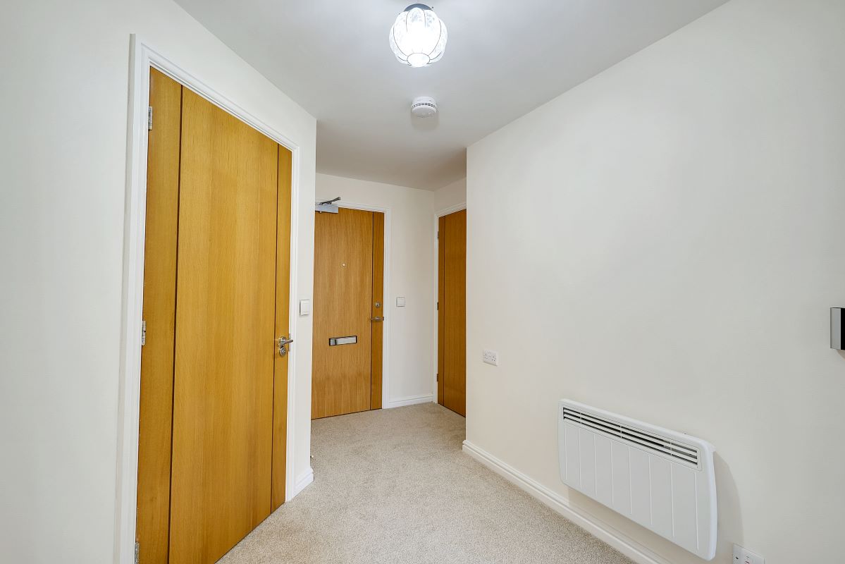 8 Farringford Court 1 Avenue Road, Lymington, Hampshire, SO41 9PA