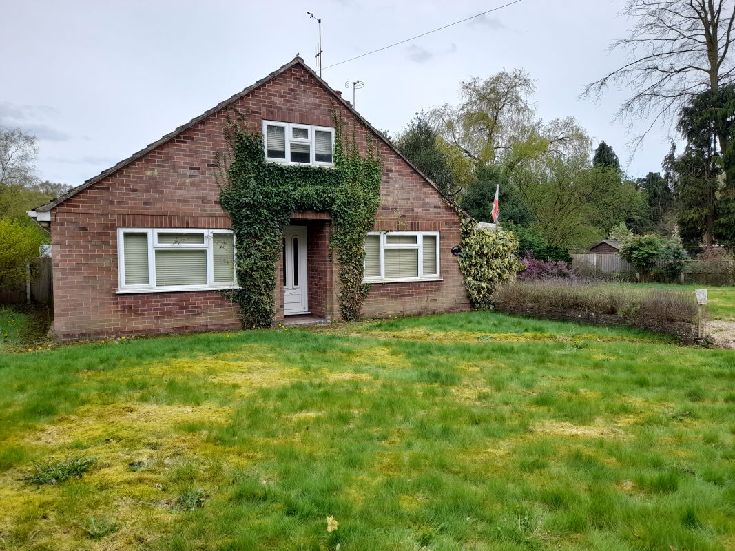 Property for Auction in Lincolnshire - Brookfield Cottage Laughton Wood Corner, Gainsborough, Lincolnshire, DN21 3PY