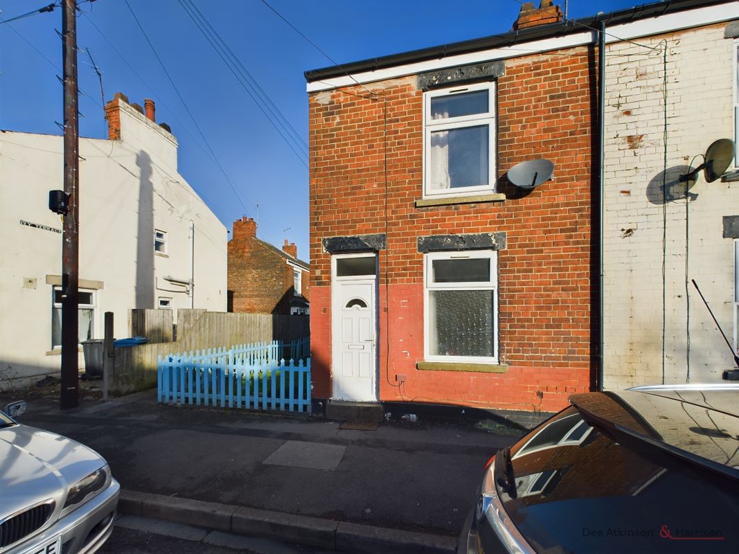 Property for Auction in Hull & East Yorkshire - 228 Barnsley Street, Hull, East Yorkshire, HU8 7SA