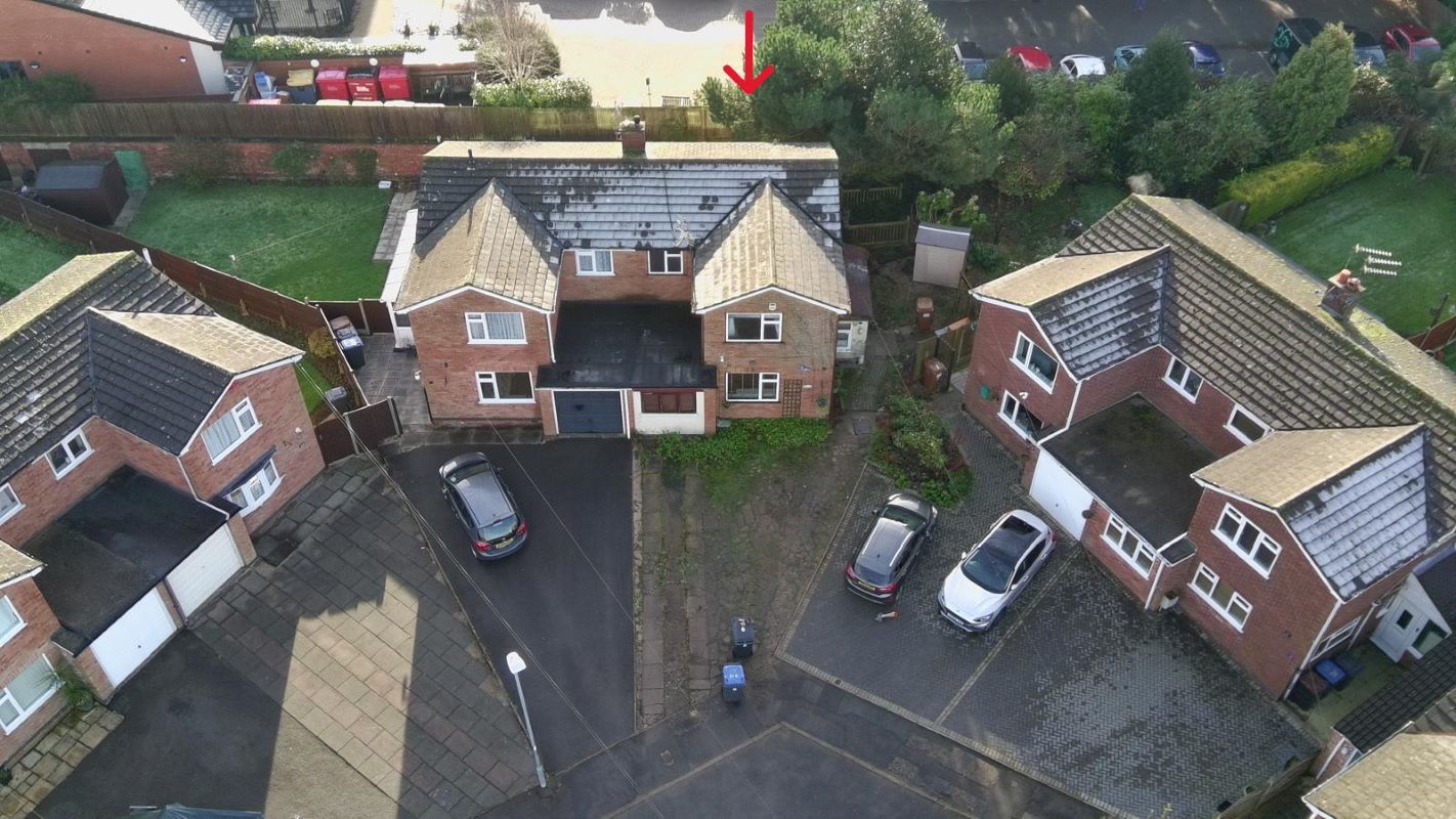 Property for Auction in Nottinghamshire & Derby - 9 Charnwood Close, Hinckley, Leicestershire, LE10 1PU