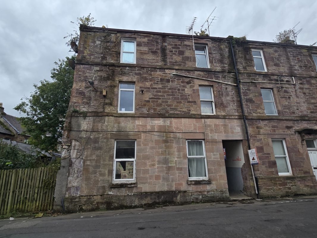 Property for Auction in Scotland - Flat 1A, 11 Castle Street, Maybole, Ayrshire, KA19 7DD