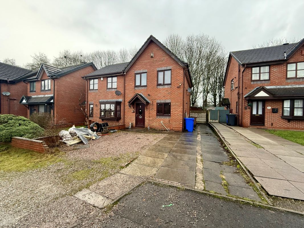 Property for Auction in Cheshire, Staffordshire & Shropshire - 9 Lauren Close, Stoke-On-Trent, Staffordshire, ST4 2XL