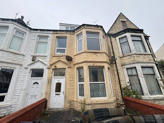 Property for Auction in North West - Flat, 248 Waterloo Road, Blackpool, Lancashire, FY4 3AE