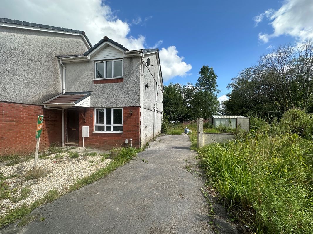 Property for Auction in Wales - 28 Clos Rhedyn Cwmrhydyceirw, Swansea, West Glamorgan, SA6 6PY