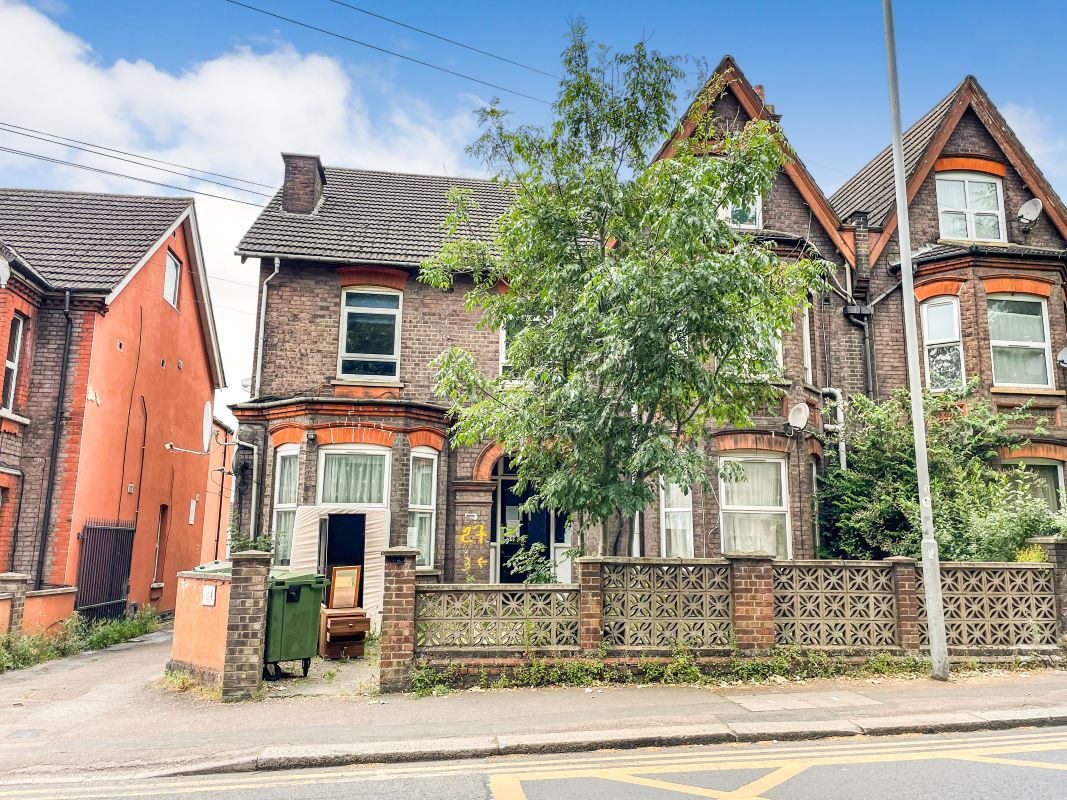 Flat 11, 27 Biscot Road, Luton, Bedfordshire