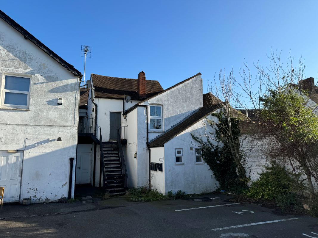 Property for Auction in Kent - 1 the Courtyard White Hart Mews, Sittingbourne, Kent, ME10 2BF