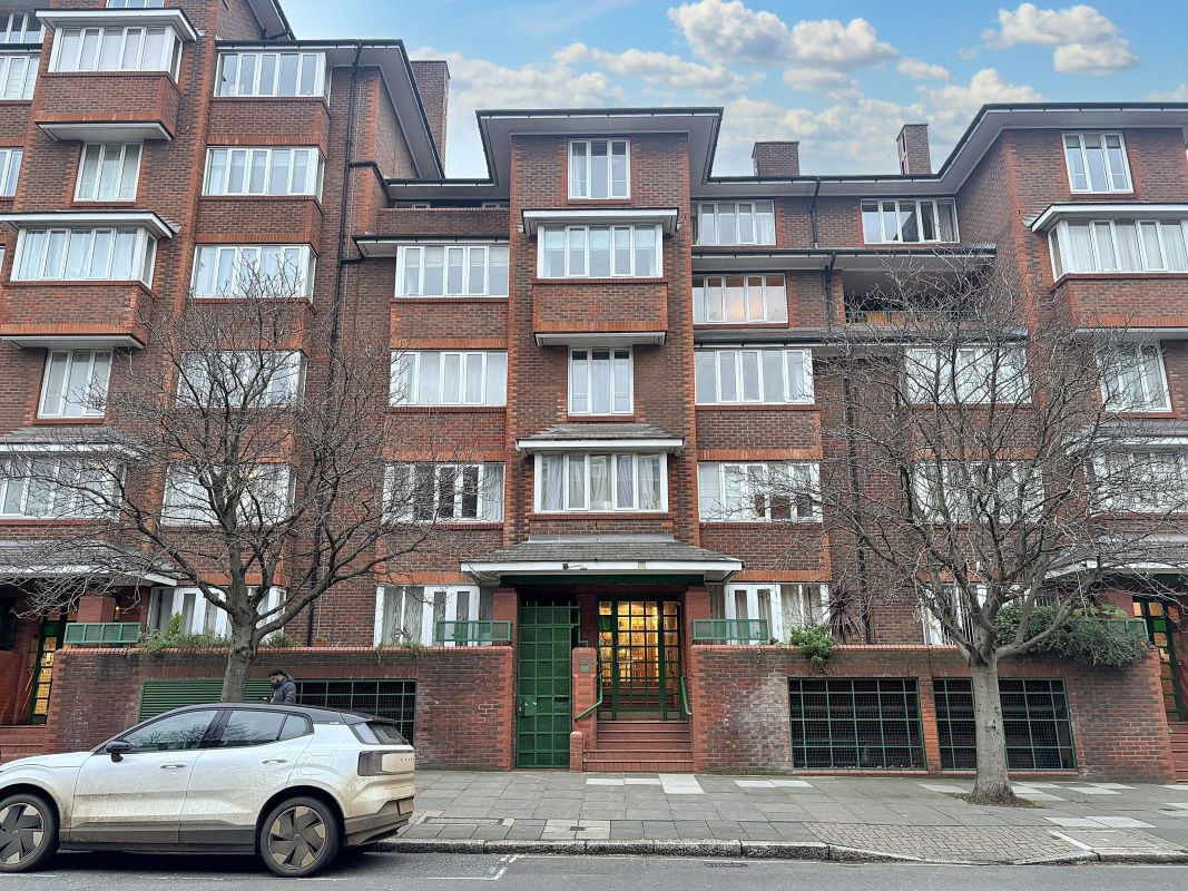 Property for Auction in London - Flat 8, 104 Lisson Grove, London, NW1 6LW