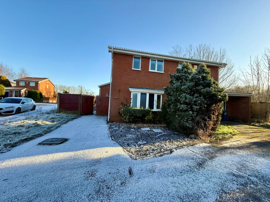 Property for Auction in Cheshire, Staffordshire & Shropshire - 54 Carisbrooke Drive, Stafford, Staffordshire, ST17 9JY