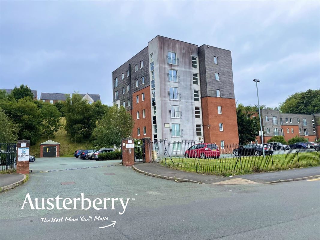 Property for Auction in Cheshire, Staffordshire & Shropshire - Apartment 43 Manchester Court, Stoke-On-Trent, Staffordshire, ST6 4HT