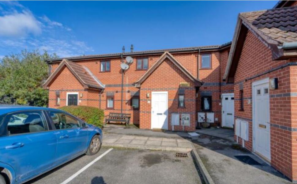 Property for Auction in Nottinghamshire & Derby - 68 The Pines, Worksop, Nottinghamshire, S80 2LQ