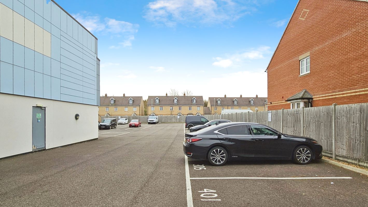 Flat 6 Hampden House, ARLESEY, Bedfordshire, SG15 6AR