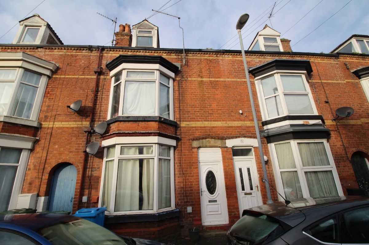 Property for Auction in Hull & East Yorkshire - 16 Westmoreland Grove, Bridlington, East Yorkshire, YO15 2QF