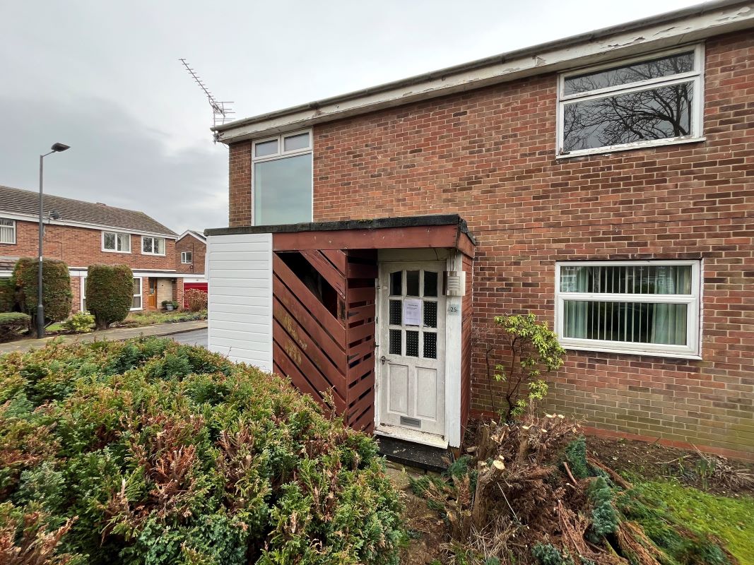 Property for Auction in Lincolnshire - 25 Kelsey Gardens, Doncaster, South Yorkshire, DN4 7QA