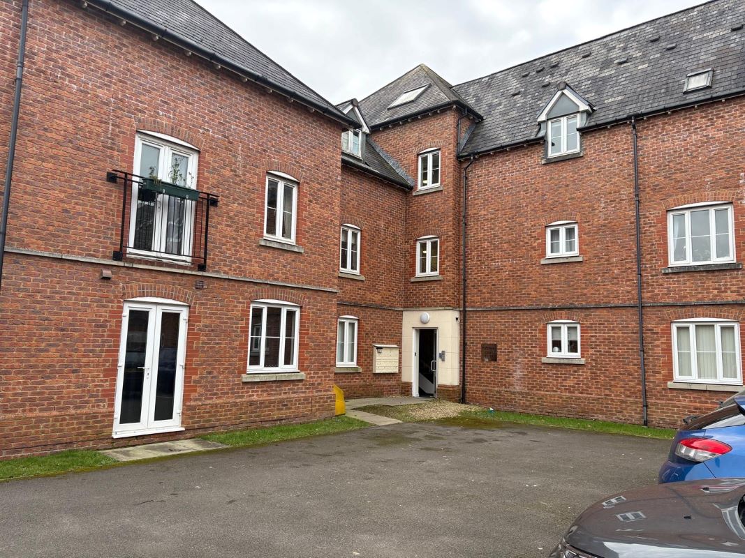 Property for Auction in Wales - 2 Portobelo Court Jamaica Circle, Newport, Gwent, NP10 8AN