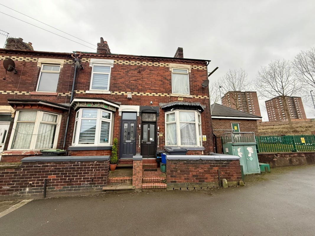 Property for Auction in Cheshire, Staffordshire & Shropshire - 471 Victoria Road, Stoke-On-Trent, Staffordshire, ST1 3JF